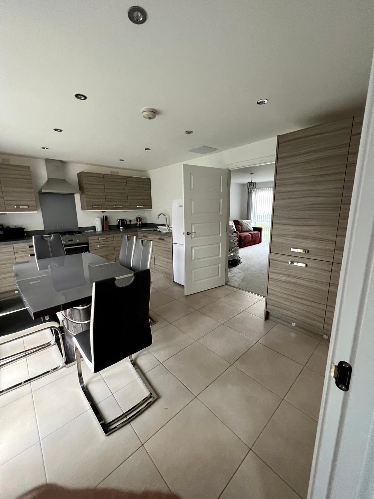 Beautiful 4-Bedroom House With Private Garden & Parking Edinburgh Exterior photo